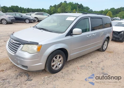 2008 Chrysler Town & Country Touring z USA, uszkodzony, nr VIN 2A8HR54P18R691384